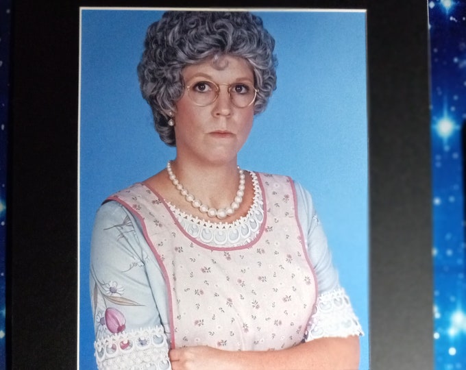 Vicki Lawrence Authentic Signed Cut With An 8x10 Photo In A 11x14 Frame Ready Matting + 3rd Party Authentication - Mama's Family