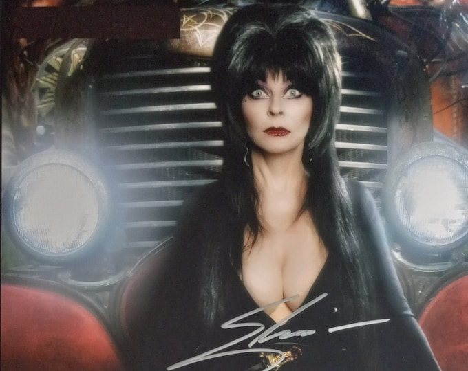 Elvira 11x14 Authentic Signed Photo With 3rd Party Authentication - Queen Of Halloween