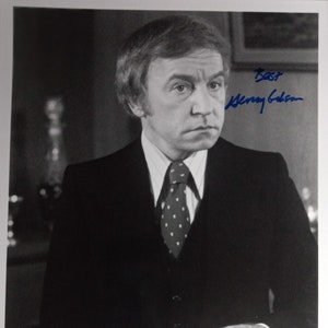 Henry Gibson Authentic Signed 8x10 Photo W/ 3rd party Authentication - The Burbs - A Perfect Couple