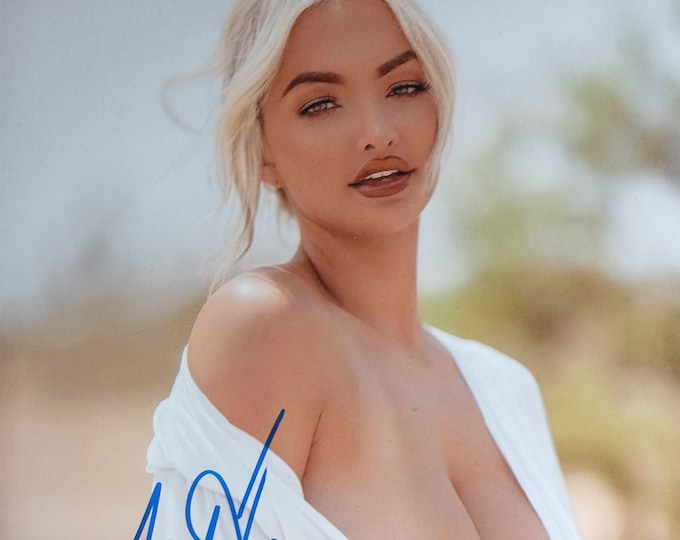 Lindsey Pelas Authentic Signed 8x10 Photo W/ Lighthouse COA - Model