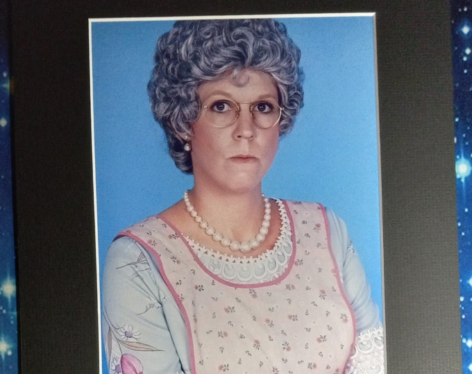 Vicki Lawrence Authentic Signed Cut With An 8x10 Photo In A 11x14 Frame Ready Matting + 3rd Party Authentication - Mama's Family