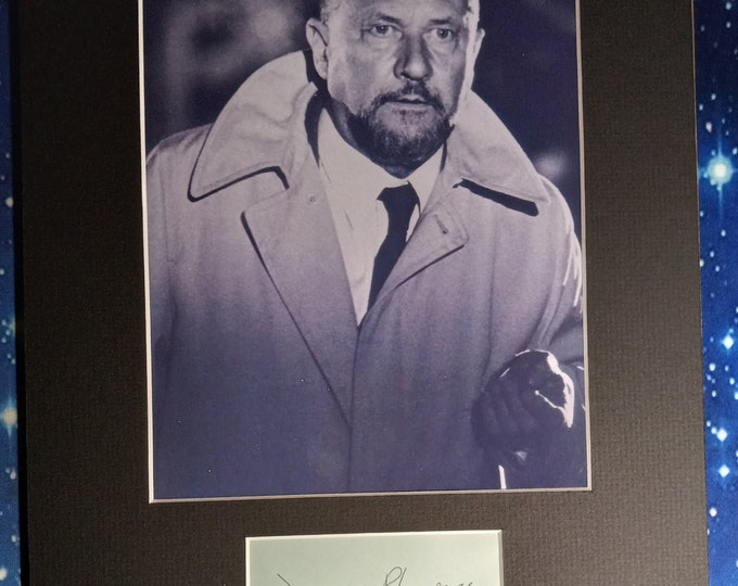 RARE Donald Pleasence Authentic Signed Index Card With Vintage Photo In A 11x14 Frame Ready Display + 3rd Party COA - Halloween - Dr. Loomis