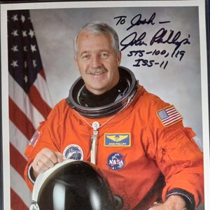 John L. Phillips Authentic Signed 8x10 Photo w / Lighthouse COA - NASA Astronaut - Inscrit To Me « To Josh »