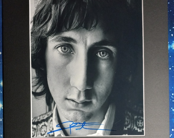 Pete Townsend Authentic Signed 8x10 Photo With A 11x14 Frame Ready Matting + 3rd Party Authentication -  The Who