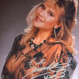 Samantha Fox Authentic Signed 8x10 Photo W/ A1COA Singer Model image 1