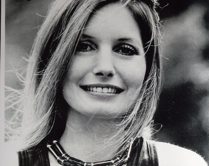 Catherine Schell Authentic Signed 8x10 Photo W/ Beckett COA - 007 Bond Girl - Dr. Who - Space: 1999