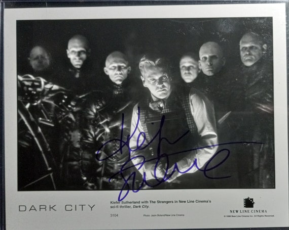 キーファー・サザーランド サイン入り 8x10 写真 (A1COA 付き