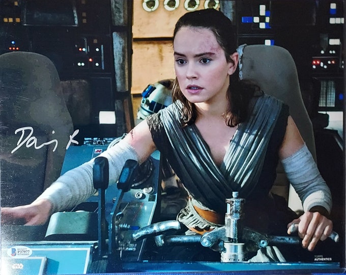 Daisy Ridley 11x14 Authentic Signed Photo W/ Beckett COA - Star Wars: The Force Awakens - Rey