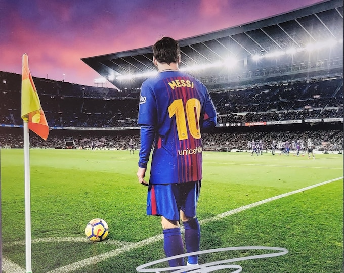 Lionel Messi Authentic Signed 8x10 Photo With Beckett BAS Witnessed COA Authentication