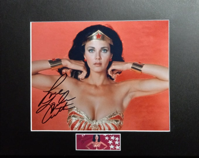 Lynda Carter Authentic Signed 8x10 Photo With Custom 11x14 Frame Ready Matting & Lighthouse COA - Wonder Woman