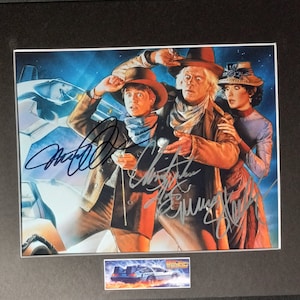 Fox + Lloyd + Steenburgen SÄLLSYNT 3X Signerat 8x10 Foto Med Anpassad 11x14 Ramklar Passform + Tredjepartsautentisering - Tillbaka till Framtiden III