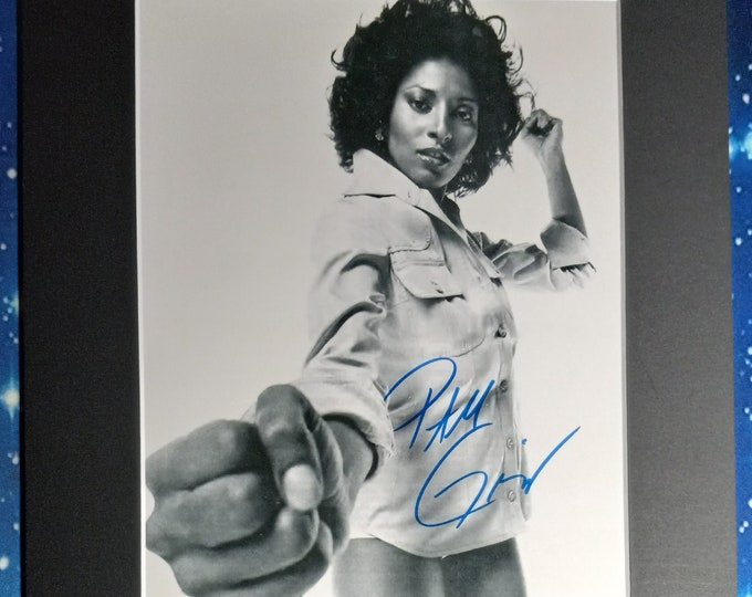 Pam Grier Authentic Signed 8x10 Photo In A Frame Ready 11x14 Matting + 3rd Party COA Authentication - Jackie Brown