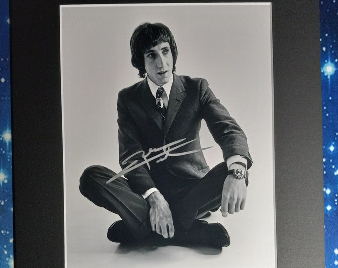 Pete Townsend Authentic Signed 8x10 Photo With A 11x14 Frame Ready Matting + 3rd Party Authentication -  The Who