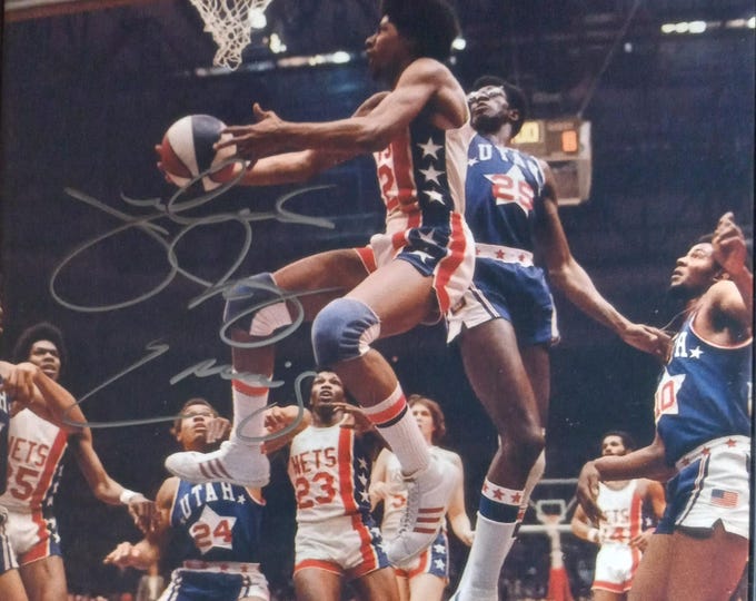 Julius Erving "Dr. J" Authentic Signed 8x10 Photo W/ 3rd Party Authentication - PHILADELPHIA 76ERS - H.O.F.