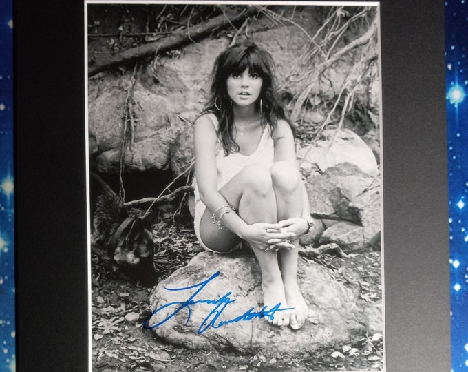 Linda Ronstadt Authentic Signed 8x10 Photo With A 11x14 Frame Ready Matting + 3rd Party Authentication