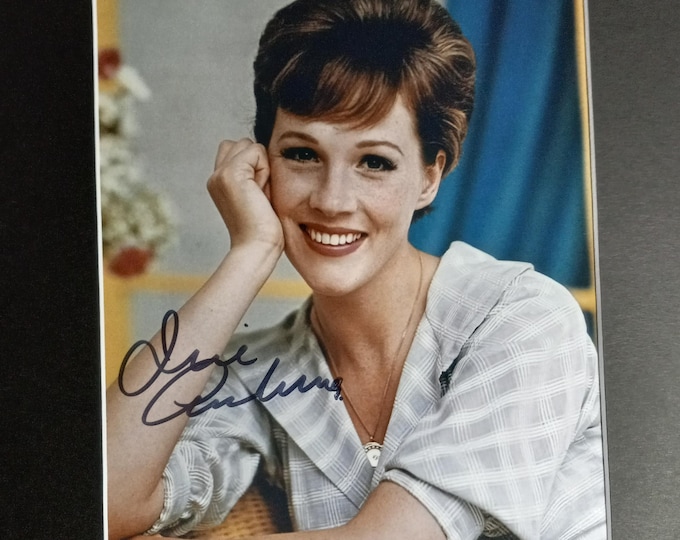 Julie Andrews Authentic Signed 8x10 Photo In A Custom 11x14 Frame Ready Matting W/ 3rd Party Authentication