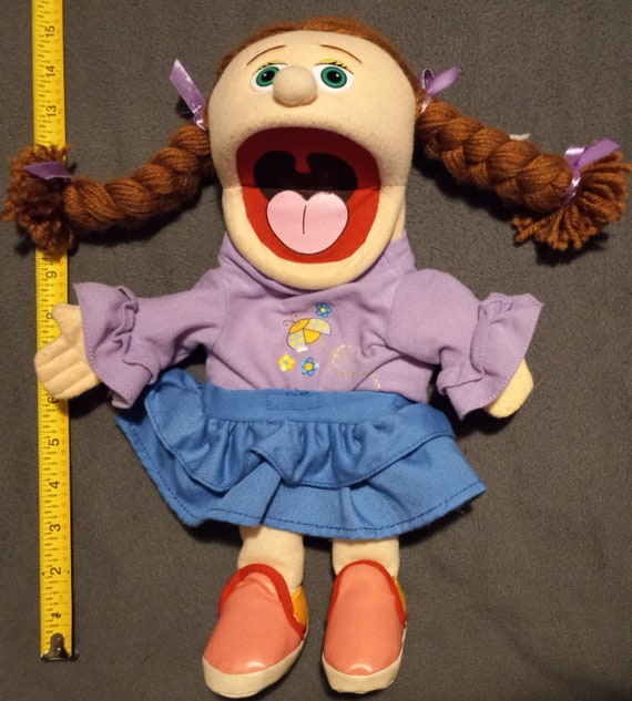 14 Amy w/ Brown Hair (Peach) by Silly Puppets