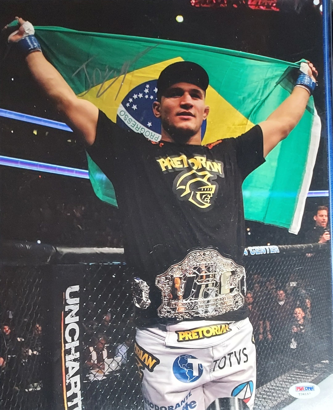Photo Signée Junior Dos Santos UFC - Format 11x14 Pouces, Authentifiée PSA/DNA