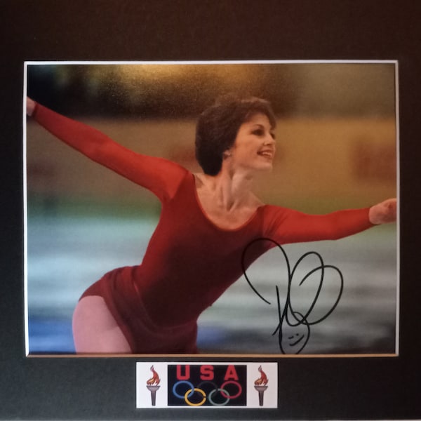 Dorothy Hamill Authentic Signed 8x10 Photo W/ Custom Frame Ready 11x14 Matting + Lighthouse COA - USA Olympics