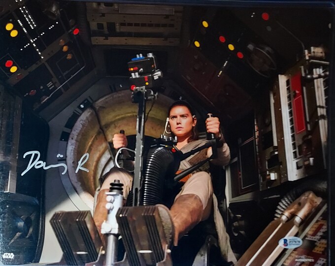 Daisy Ridley 11x14 Authentic Signed Photo W/ Beckett COA - Star Wars: The Force Awakens - Rey
