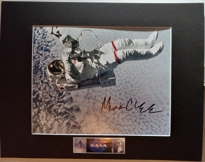 Astronaut Matt C. Lee Authentic Signed 8x10 Photo With Custom Frame Ready 11x14 Matting W/ COA - NASA