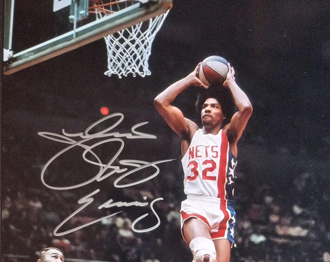 Julius Erving "Dr. J" Authentic Signed 8x10 Photo W/ 3rd Party Authentication - PHILADELPHIA 76ERS - H.O.F.