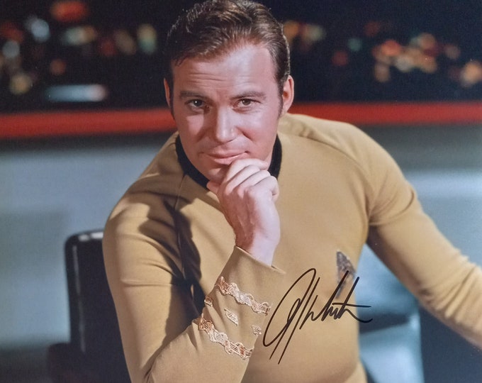 William Shatner 11x14 Authentic Signed Photo With COA - Captain James T. Kirk - Star Trek