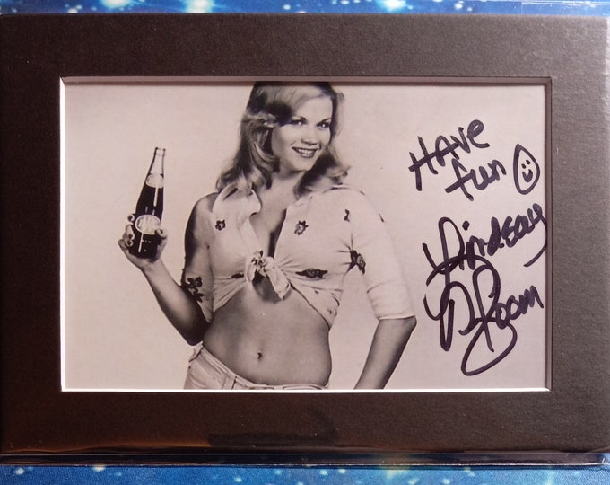 Lindsay Bloom 4x6 Authentic Signed Photo With A Frame Ready 5x7 Matting + 3rd Party Authentication - Six Pack Annie