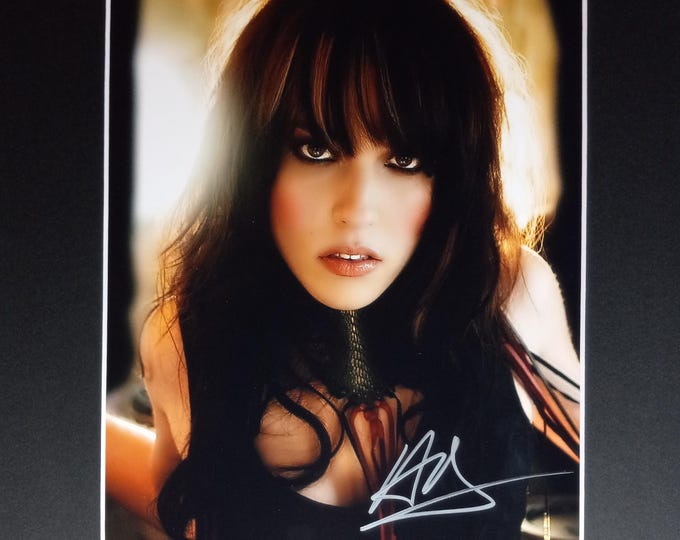 Lzzy Hale Authentic Signed 8x10 Photo In A Frame Ready 11x14 Matting Display W/ 3rd Party COA Authentication - Halestorm