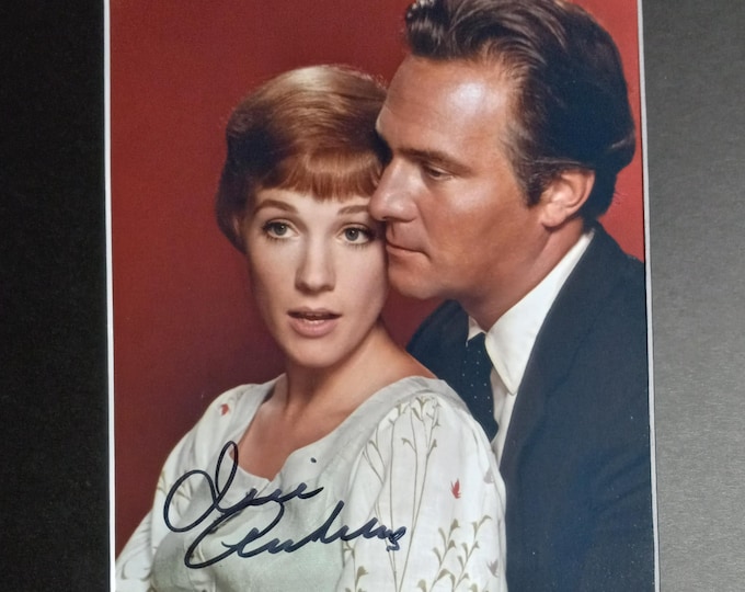 Julie Andrews Authentic Signed 8x10 Photo In A Custom 11x14 Frame Ready Matting W/ 3rd Party Authentication