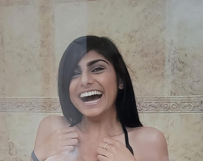 Mia K Authentic Signed 8x10 Photo W/ 3rd Party COA Authentication