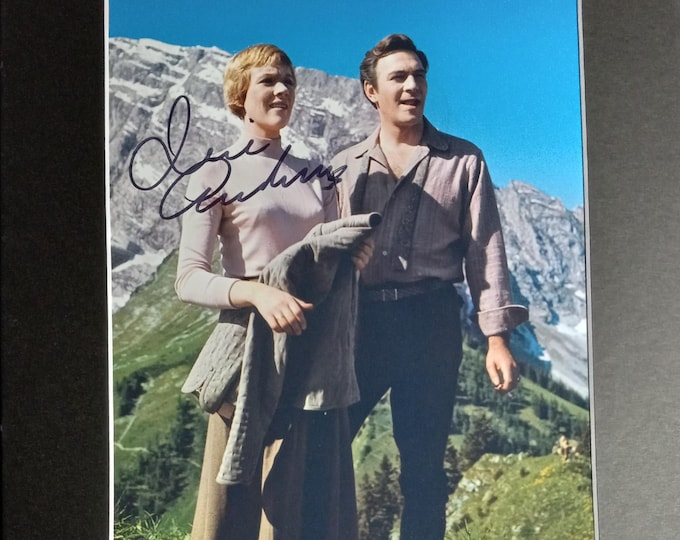 Julie Andrews Authentic Signed 8x10 Photo In A Custom 11x14 Frame Ready Matting W/ 3rd Party Authentication