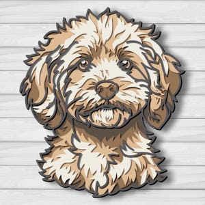 Pode incluir: Uma obra de arte em madeira em camadas que retrata o rosto de um cão. O cão tem pelo castanho claro e creme com um contorno castanho escuro. A obra de arte é colocada sobre um fundo branco com grão de madeira.