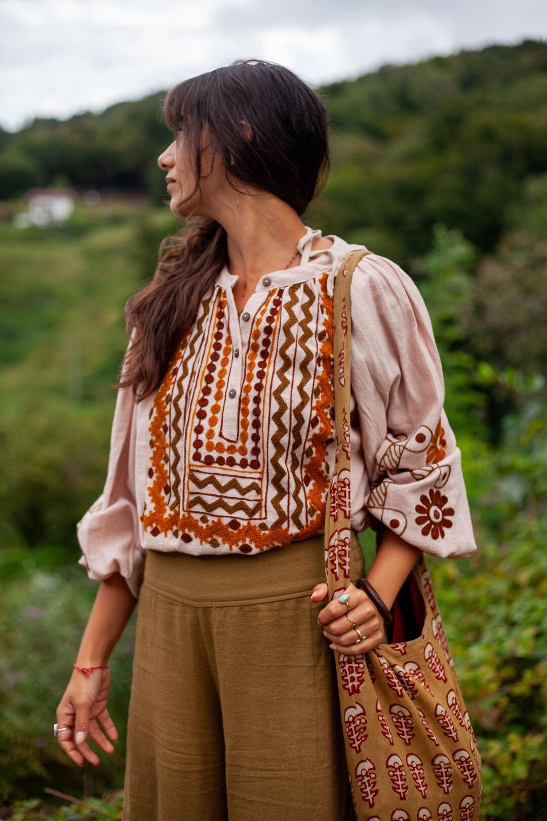 Embroidered Puff-Sleeves Blouses&Shirts Top