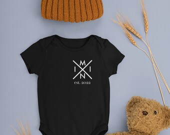 Organic Baby Body MINI Monogram | T-Shirt | Geschenk | Geburtstag | Geburt | Familie