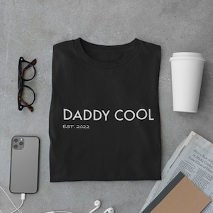 T-shirt DADDY COOL (white lettering) | personalized | T-shirt dad | Gift | Father's Day | birthday | birth | minimalistic