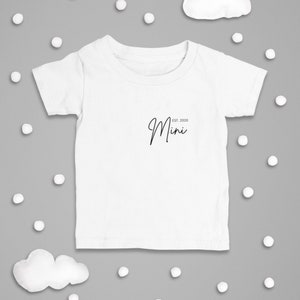 Baby Organic Shirt Mini Kursiv (schwarze Schrift) | personalisiert | Geschenk | Geburtstag | Geburt | Familie