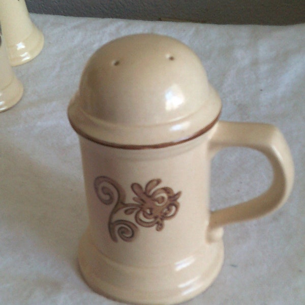 PFALTZGRAFF VILLAGE  VILLAGE  Salt / Pepper / Spice / Shaker / Grated Cheese Stoneware Rare Hard to Find