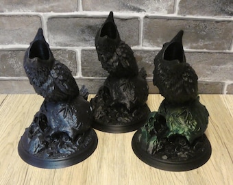 Feasting Crow Dice Tower | D&D Fantasy Accessories | Many Color Options
