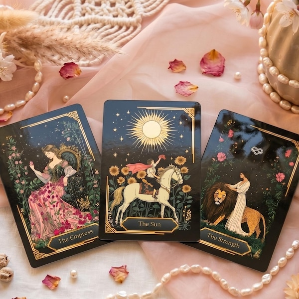 Arcane Moon Tarot Deck – 78 tarotkaarten met gids en etui | Dromerig ontwerp met maanthema