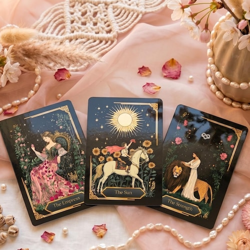 Arcane Moon Tarot Deck – 78 Tarot Cards With Guidebook & Pouch