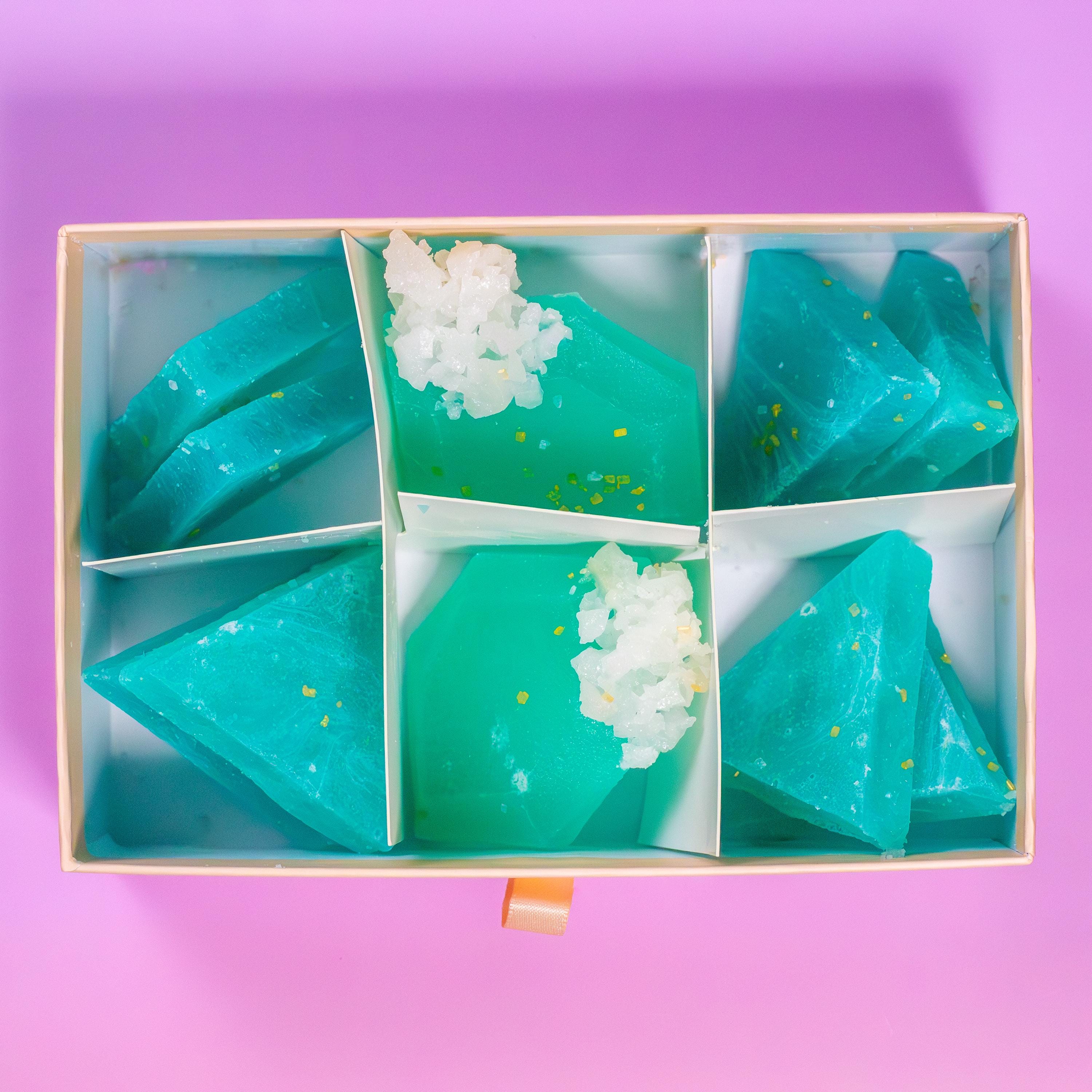 Edible Sweet Kiwi + Lychee Emerald , Handmade Kohakutou Candy, Crystal Candy, Edible Gem, Vegan candy, gluten-free candy, Edible jewelry,
