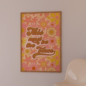 Este debe ser el lugar, decoración del hogar retro de los años 70, póster de los años 70, The Talking Heads, estampado floral de los años 70
