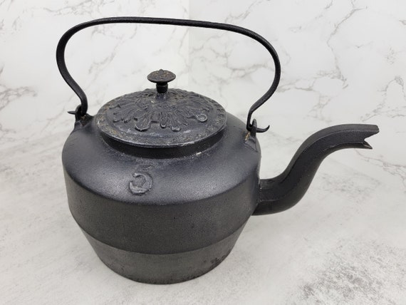 9 best stovetop kettles for 2023 - Homes and Antiques
