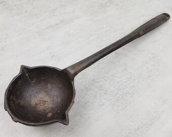Antique lead cast iron pot ladle with double spout | vintage cast iron smelting ladle