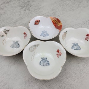 Vintage Japanese rice bowls or trinket dishes (set of four) | hand-painted vintage porcelain Asian rice bowls