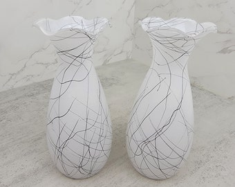 Vintage Spaghetti string drizzle vases (set of two) | Midcentury black on white drizzle vases by Anchor Hocking