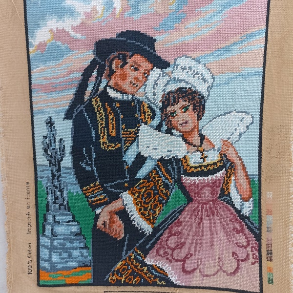 Superbe tapisserie français vintage canevas brodé main fini a l'aiguille le couple Bretons la Bretagne costume traditionnel french tapestry