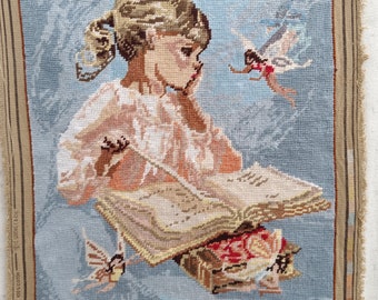 Rare tapisserie broderie terminée français vintage petite fille au livre enchanté et fée french tapestry