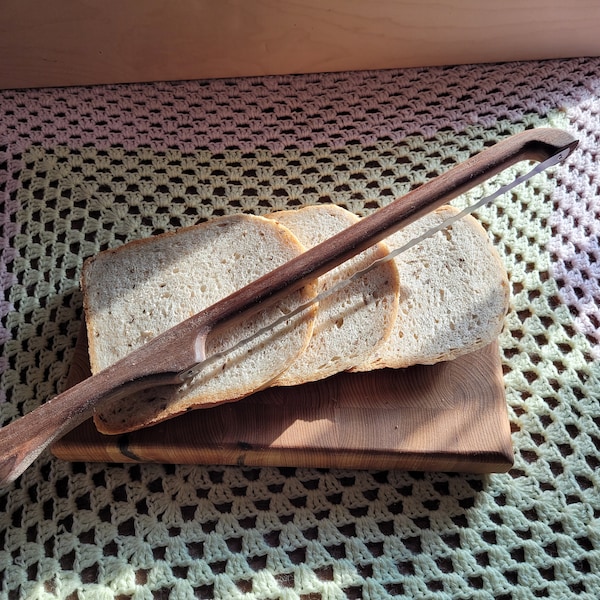 Walnut bread bow